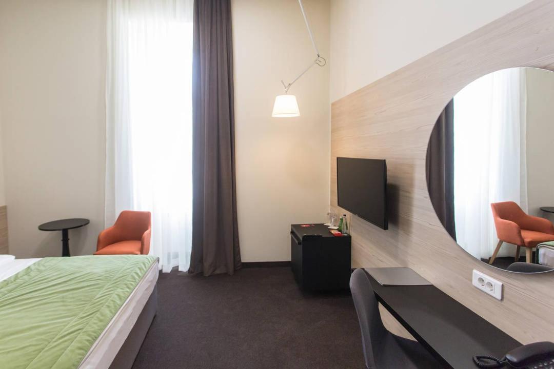 Hotel Grand Hedonist Pančevo Exterior foto