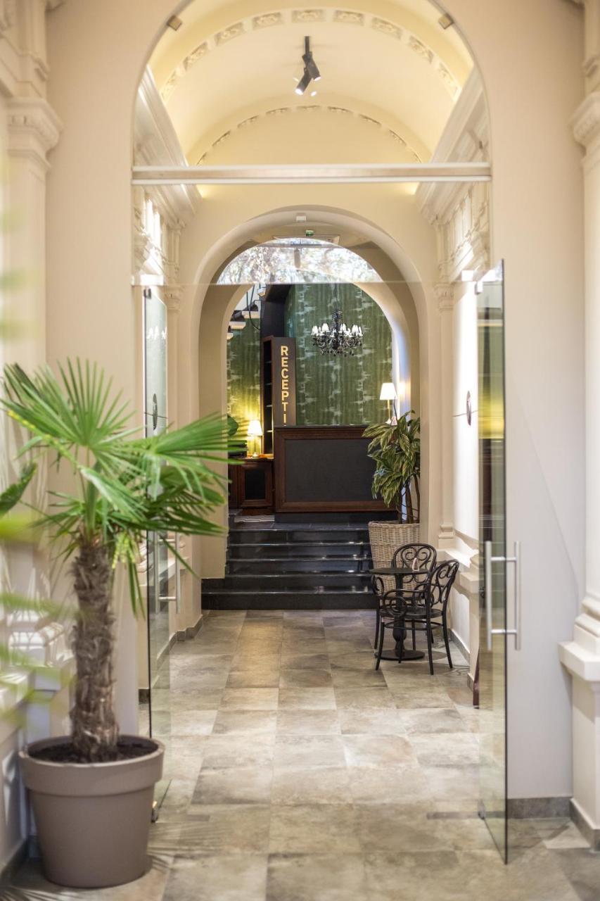 Hotel Grand Hedonist Pančevo Exterior foto